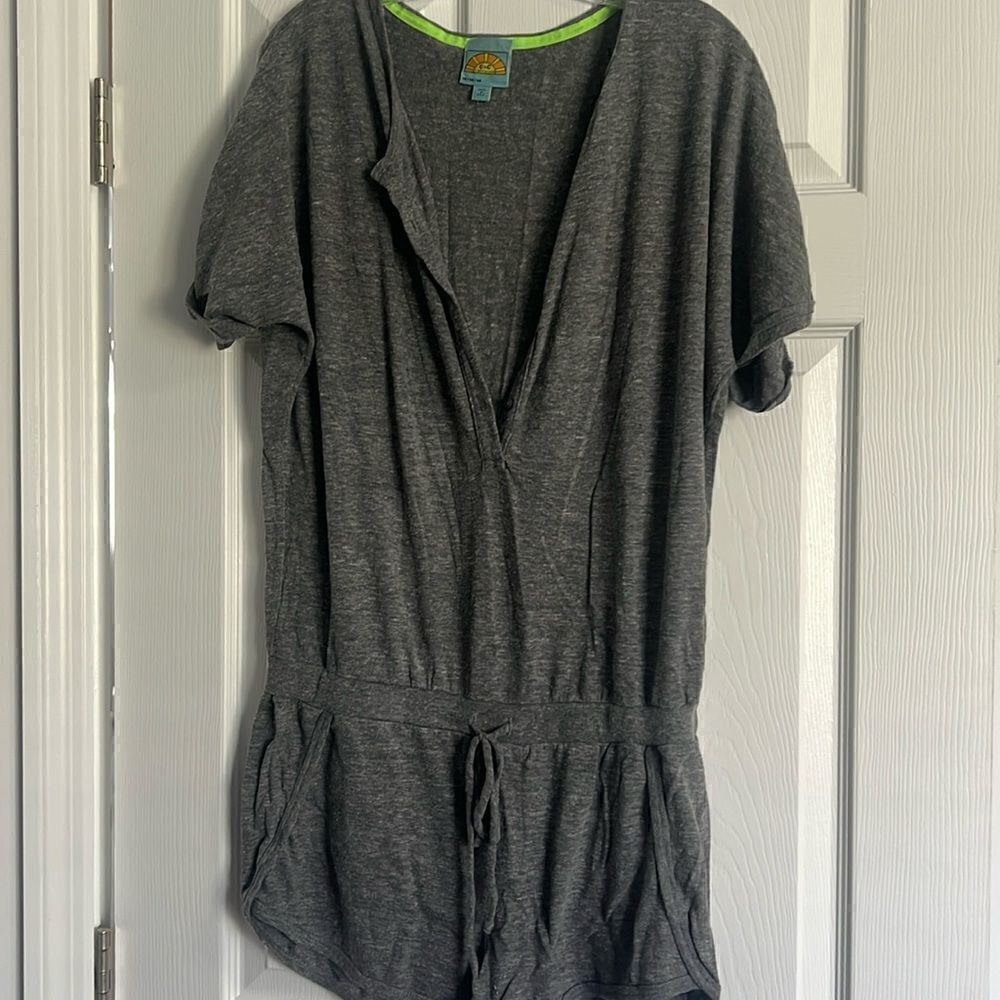 C & C California Grey Shorts Cover Up - Romper - Tie Waist - Excellent Condition